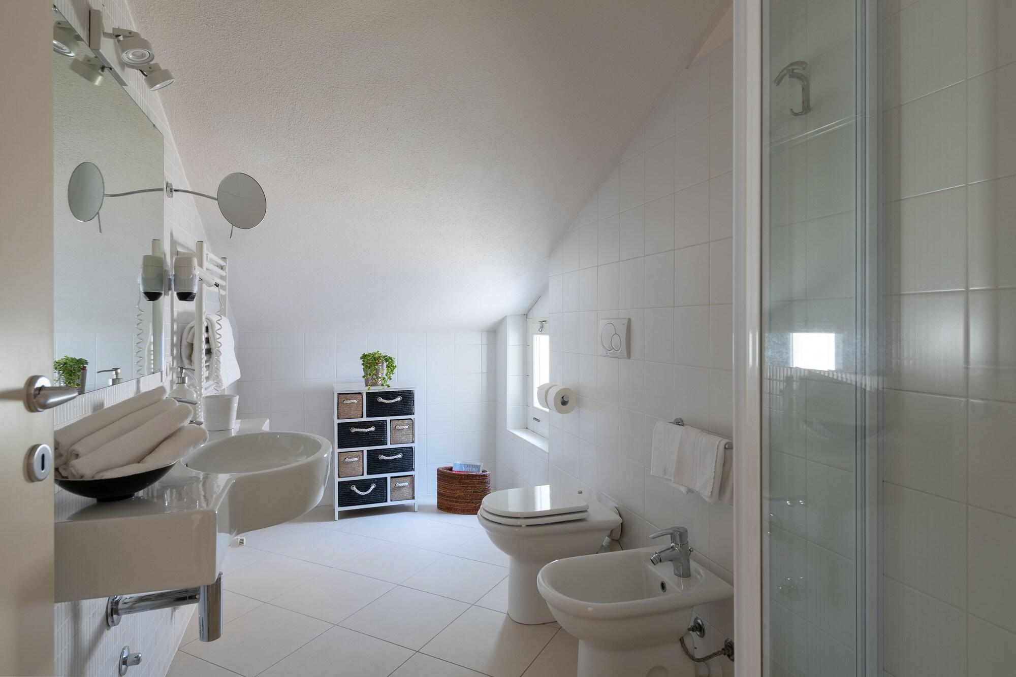 Guest house Vialeromadodici & 3*