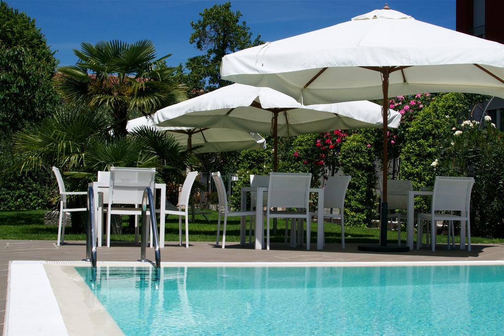 Guest house Vialeromadodici & 3*