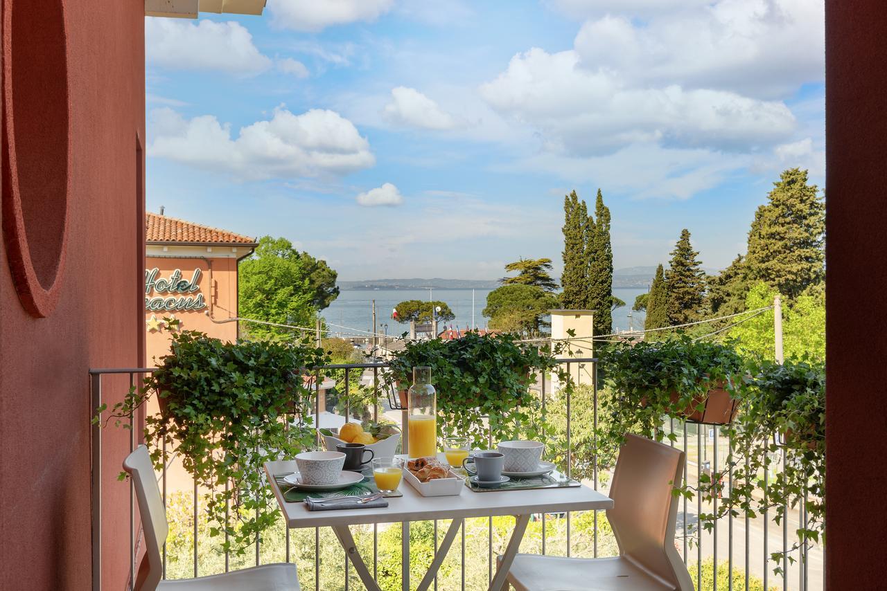 Vialeromadodici & Guest house 3*